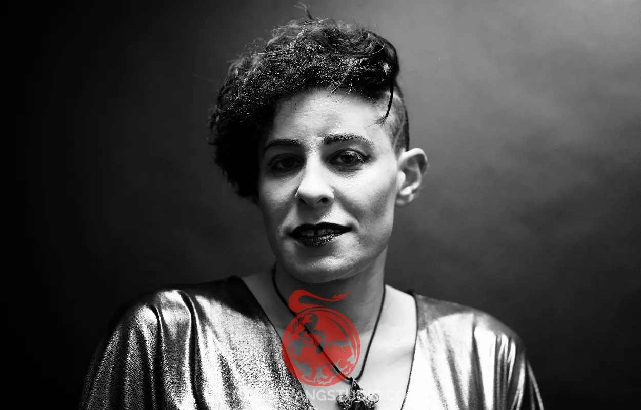 black-white-lady-portrait.JPG