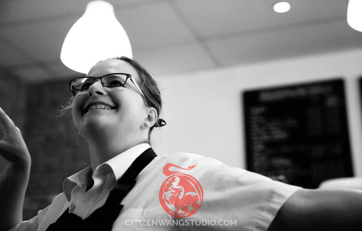 cafe-worker.jpg